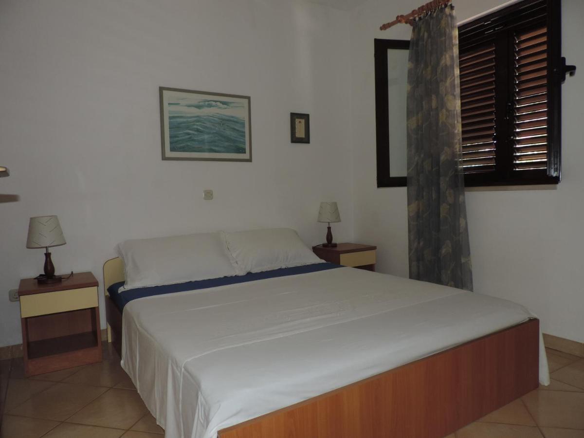 Apartmani Lavanda Pag Town Bagian luar foto