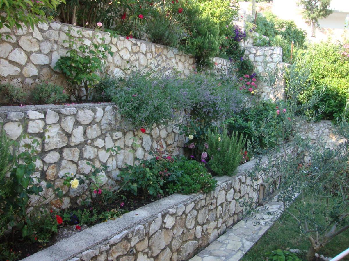 Apartmani Lavanda Pag Town Bagian luar foto