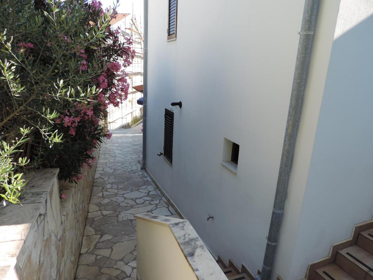 Apartmani Lavanda Pag Town Bagian luar foto