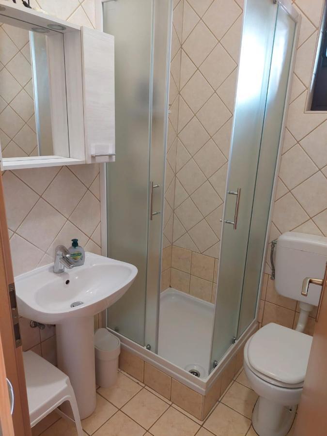 Apartmani Lavanda Pag Town Bagian luar foto